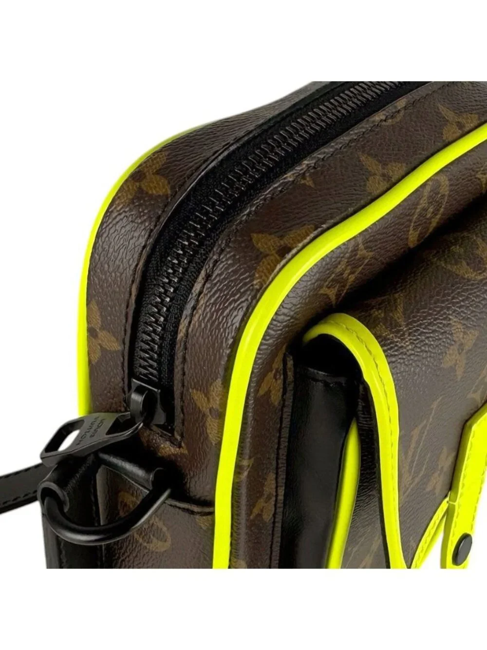 Louis Vuitton Shoulder Bag Monogram Macassar Christopher Wearable